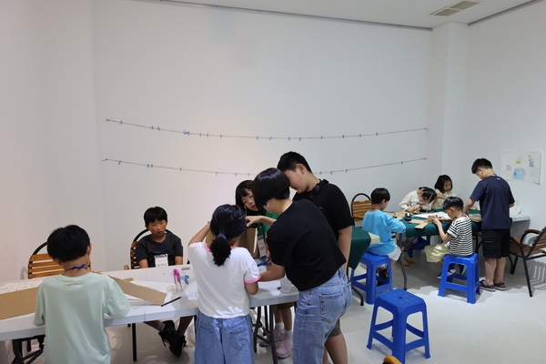 [저녁노을미술관] 집집 크루소, 우리는 집집 크루 1의 이미지 확대 보기