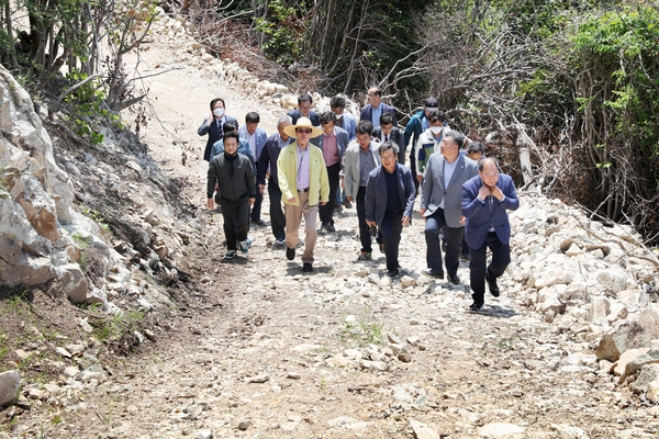 2020.05.22 작은섬방문 임자면 재원도임도현장점검 3