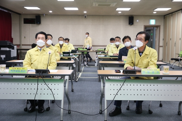 2021.02.17 신안 지도교회 관련 확진자 집단발생 대응상황 도지사 브리핑 1