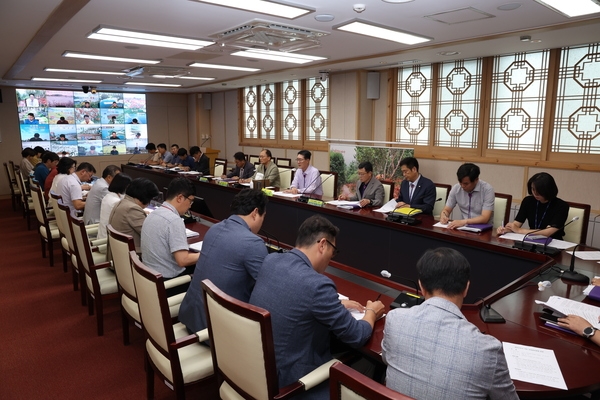 2023. 08. 24   신안군청 영상회의실-염전근로자 1대1 전담공무원 운영 회의 4