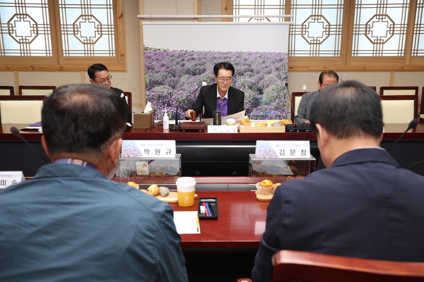 2023. 09. 06   신안군청 영상회의실-신안군장학재단 이사회 2