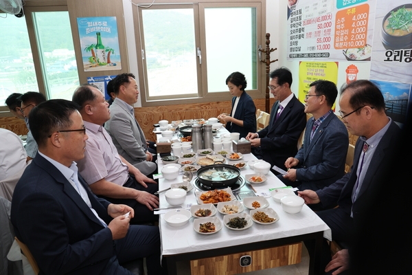 2023. 09. 27   신안경찰서-추석명절맞이 유관기관 오찬 위문 1