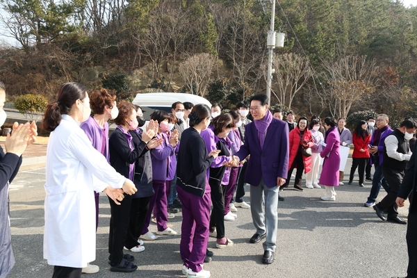 2025.01.23_ 설 명절 사회복지시설 위문(신안군공립요양병원) 3