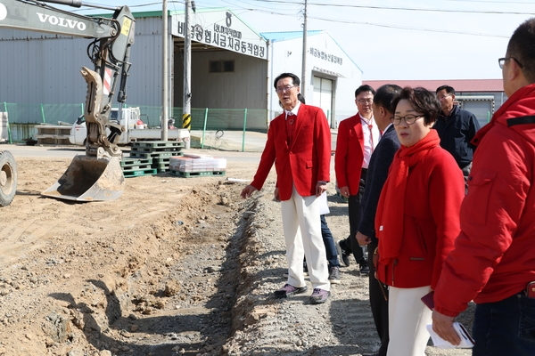 2025.02.27_ 비금면 주요사업장 방문(체육센터 건립 공사형장) 5