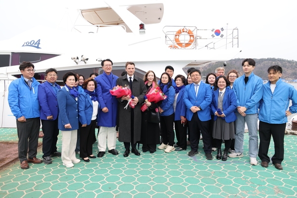 2025.03.10_ 주한 덴마크 부대사(대사 직무대행) 도초면 방문 1