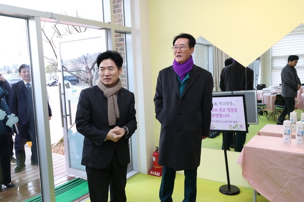 2025.03.18_ 전라남도 교육감 압해동초 방문 인사 1
