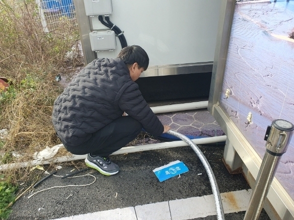 신안군, 겨울철 동파 대비 공중화장실 점검 시행..'겨울철 수도관 동파 등 선제 대응'1