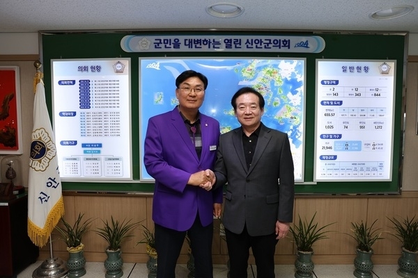 	신안군의회, 목포시의회와 신안-목포 협력 방안 모색1