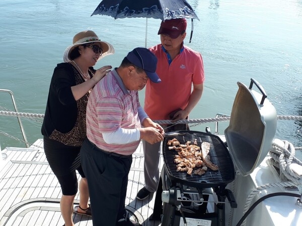 조대부고 17회 벗들의 다섯 부부의 신비한 바닷바람나기(신안군 특별 요트스테이) 5