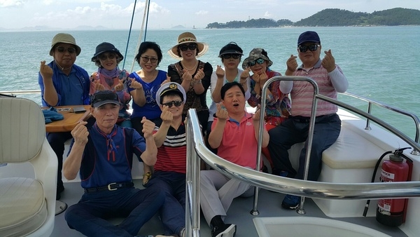 조대부고 17회 벗들의 다섯 부부의 신비한 바닷바람나기(신안군 특별 요트스테이) 1