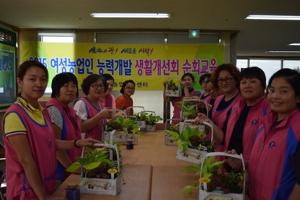 신안군, 찾아가는 농촌여성교육‘큰 인기’..'흑산도까지 직접 찾아가 농촌여성 배움의 갈증 해소' 1