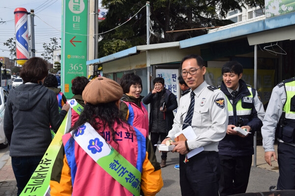 신안군 생활개선회, 신안을 담은 오곡밥 함께 먹어요..