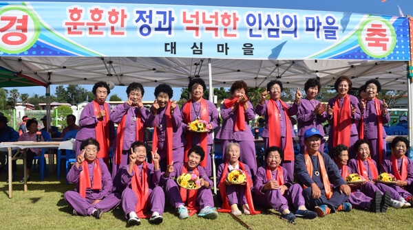 전국 최고령 농촌건강장수 밴드체조팀 재능기부 공연 2