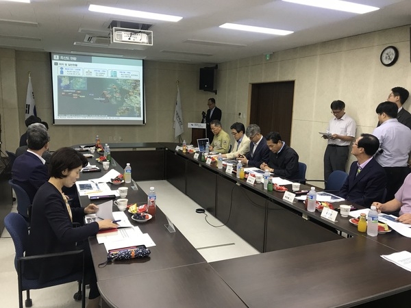 국회 환경노동위원회 흑산공항 건설 예정지 방문..'공항 건설 예정지 현지실태 파악 활동' 2