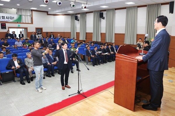 신안군, 김,왕새우,개체굴 양식학교 입학식 성료..