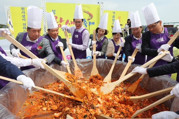 신안군! 코로나19 차단 섬 왕새우 축제 취소  3