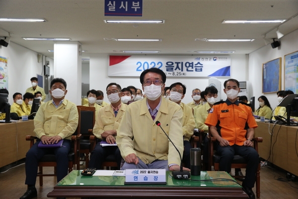 신안군 을지연습 기간 방독면 착용 교육 실시..'국가비상사태 발생 대비 태세 확립' 4