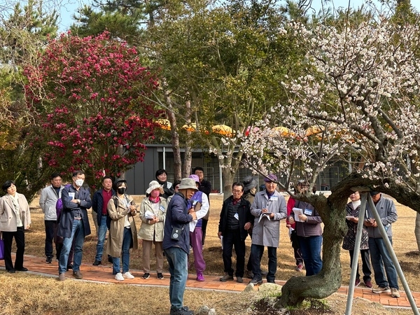 신안군, 제2기 정원해설사 양성교육 현장실습 3