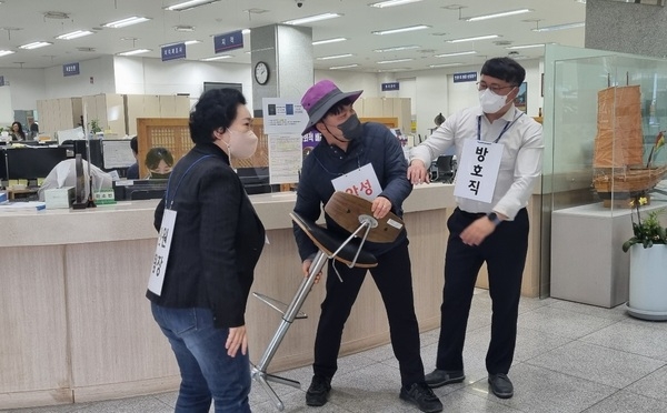 신안군, 경찰 합동 악성민원 대응 모의훈련 실시..