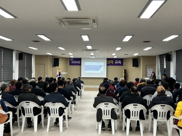 신안군, 천일염 생산 시기에 앞서 순회 교육 시행..