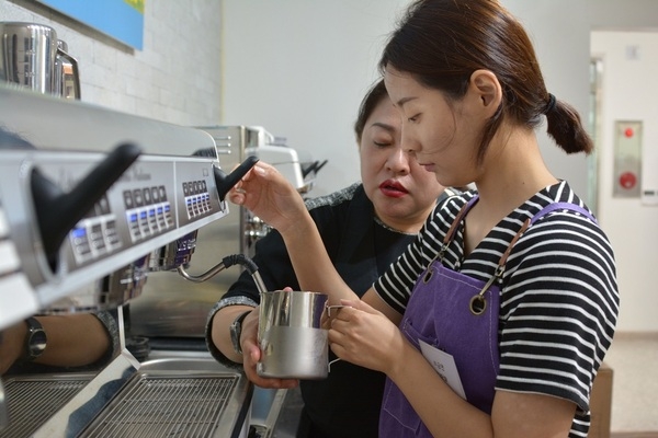 신안군, 주민 커피 바리스타 양성 교육 실시 3