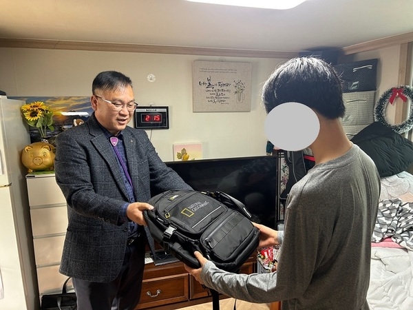 신안군 드림스타트, 책가방 지원으로 아동의 학업을 응원합니다! 1의 이미지 확대 보기