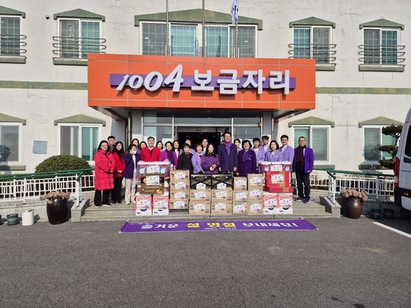 신안군, 설 명절 어려운 이웃 및 복지시설 위문 1의 이미지 확대 보기