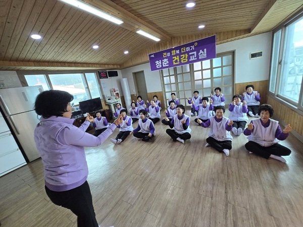 신안군, 찾아가는 청춘 ‧ 갱년기 건강교실 개강..의 이미지 확대 보기