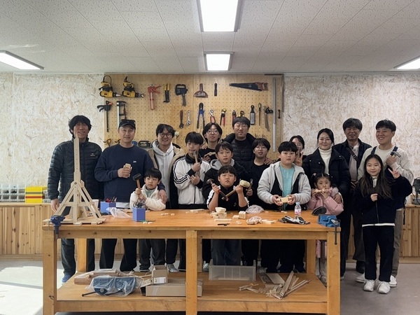 가족끼리 요리도 하고, 자전거도 타고..의 이미지 확대 보기