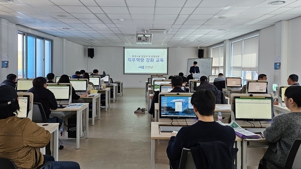 지속가능한 청소행정 실현 위한 실무중심 교육 실시..'청소행정의 전문성 강화로 주민 삶의 질 향상 기대' 1의 이미지 확대 보기