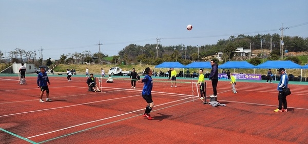 2025 제3회 신안군 체육회장기 생활체육대회 개최..'건강과 활력의 축제, 신안군 체육회장기 생활체육대회' 1의 이미지 확대 보기