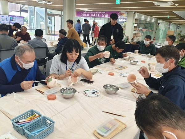 신안군 압해읍 ‘문화누리카드’ 연계 『서로서로 문화 나눔』행사 개최..'도서·산간 찾아가는 문화활동체험! 함께 누리며 즐겨요!' 2