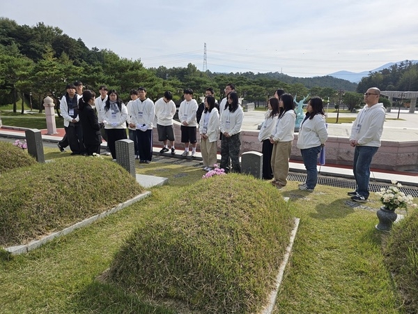신안군, 미래 사회 주역 육성 위한 ‘청소년 인권+리더십 워크숍’ 개최..'인구감소지역 청소년 성장지원사업 ‘민주시민아카데미’ 성료' 3