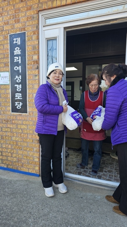 신안군 자은면여성단체, 사랑의 떡국 나눔 봉사..
