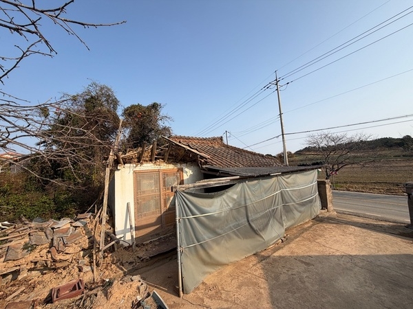 신안군 팔금면, 붕괴 위기 주택 독거노인에 ‘보금자리’ 마련 나서..